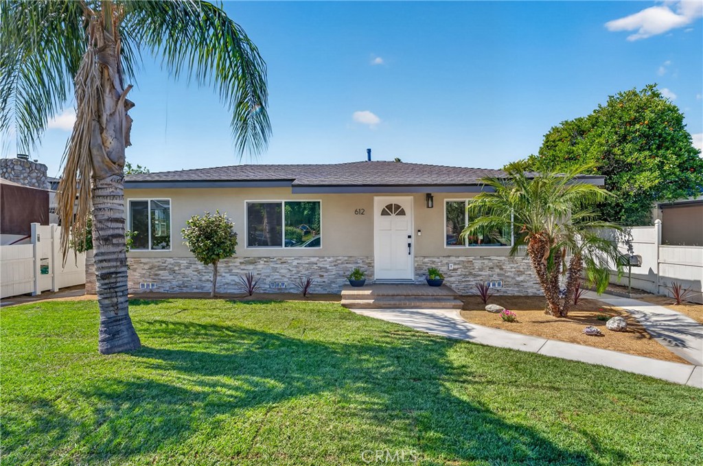 612 614 E Colorado Boulevard Property Photo 1