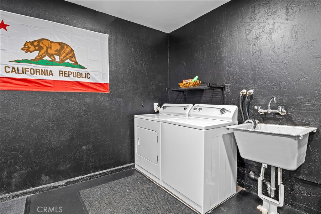 1018 Anita Property Photo 27