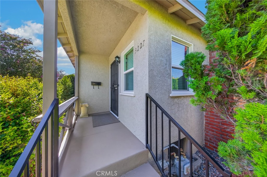 3227 E Del Mar Property Photo 3