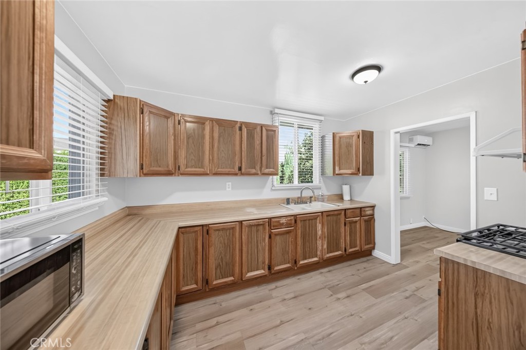 3227 E Del Mar Property Photo 10