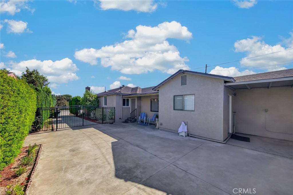 3227 E Del Mar Property Photo 16