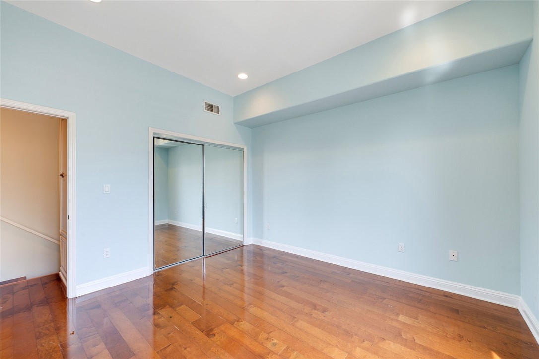 2125 S Bentley Ave 101 Property Photo 15