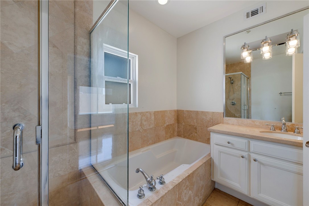 2125 S Bentley Ave 101 Property Photo 27