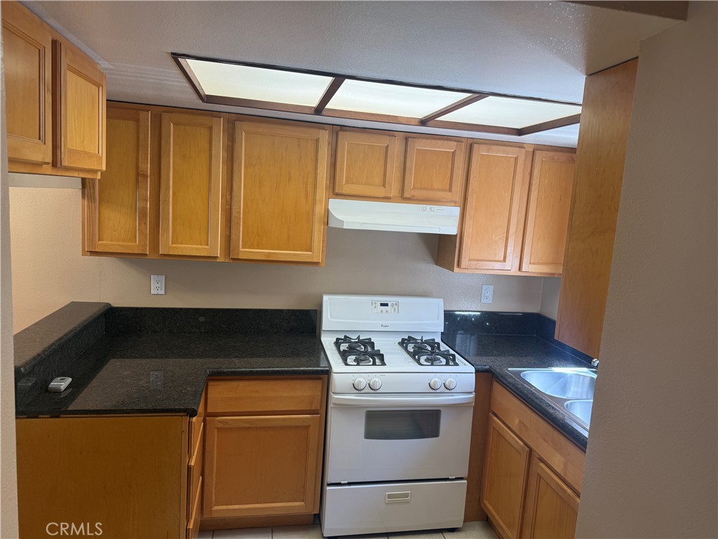 1022 Irving Avenue 3 Property Photo 10