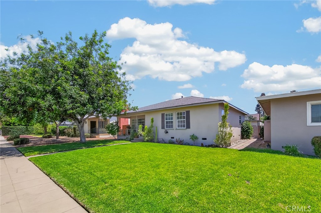1006 N Sunset Avenue Property Photo 2