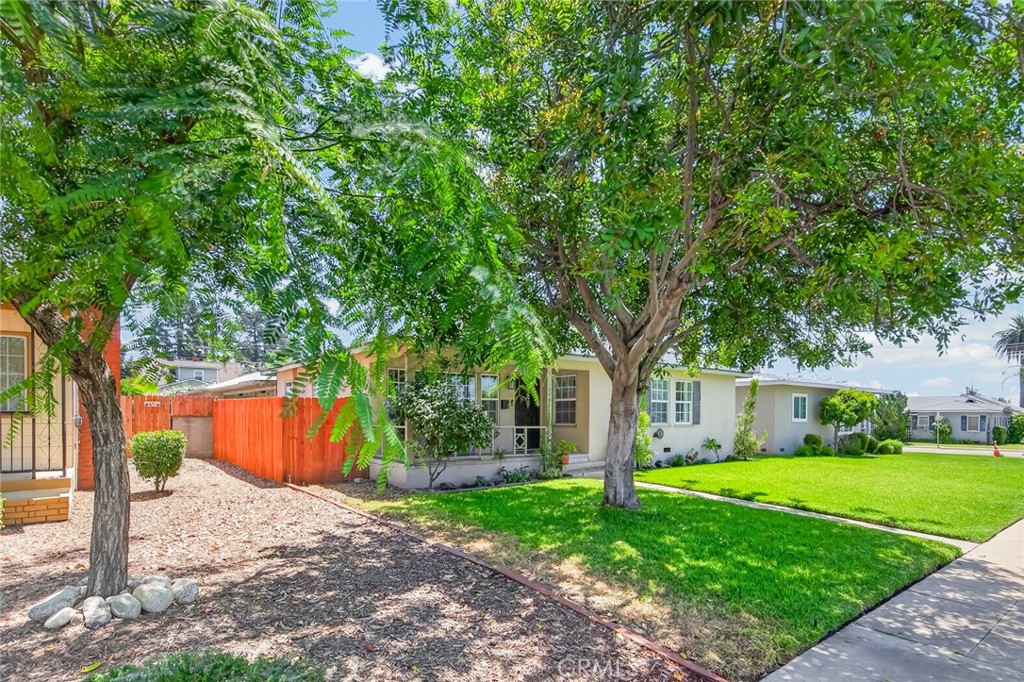 1006 N Sunset Avenue Property Photo 3