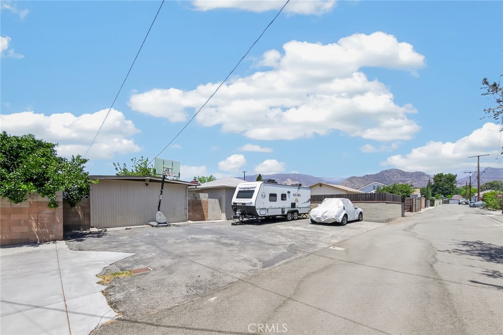 1006 N Sunset Avenue Property Photo 30