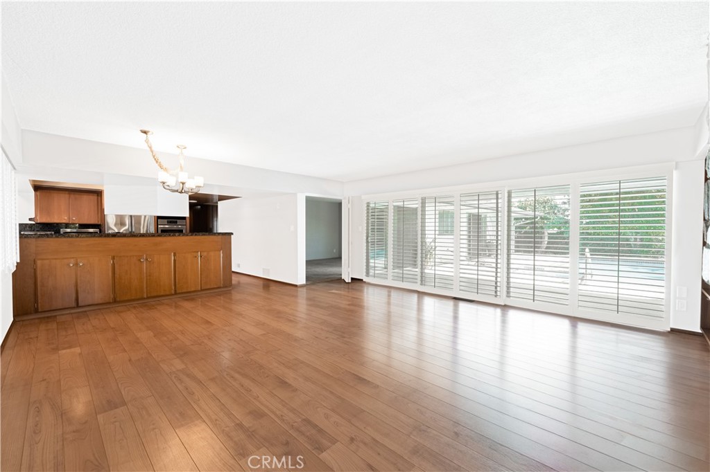 1827 Anita Crest Property Photo 6