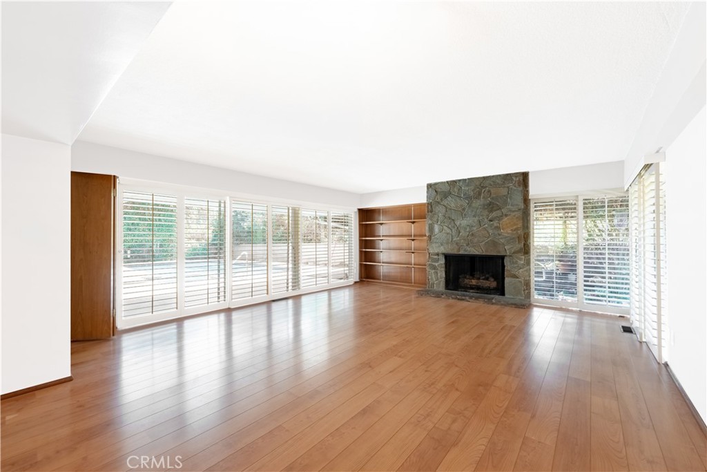 1827 Anita Crest Property Photo 7