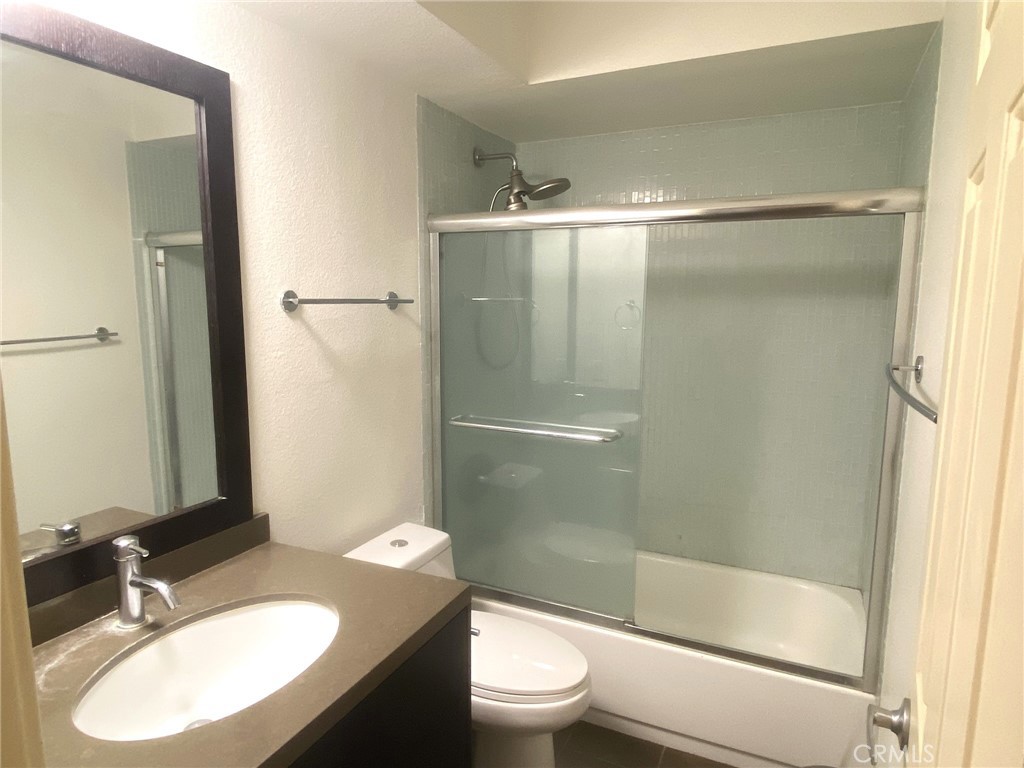 141 S Clark Drive 316 Property Photo 9