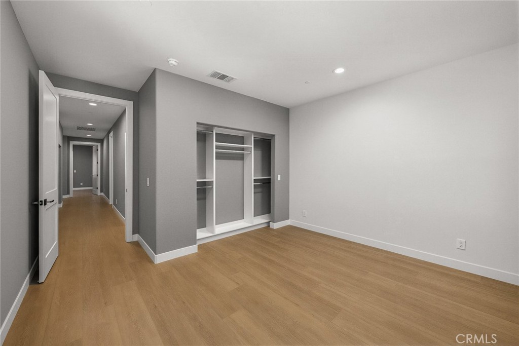 693 Castlehill Drive Property Photo 21