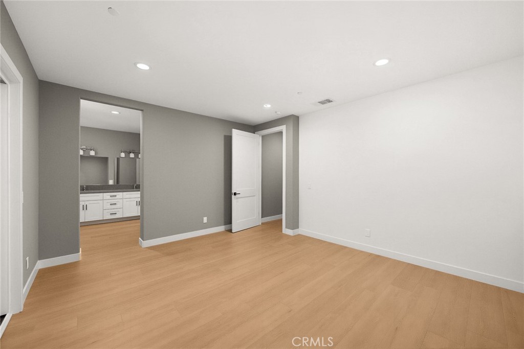 693 Castlehill Drive Property Photo 24