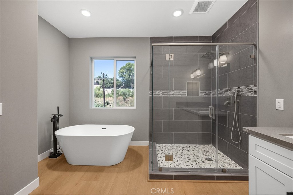 693 Castlehill Drive Property Photo 26