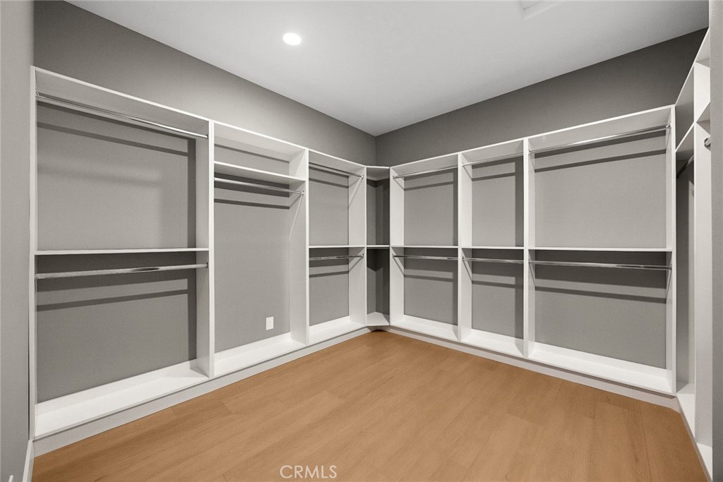 693 Castlehill Drive Property Photo 27