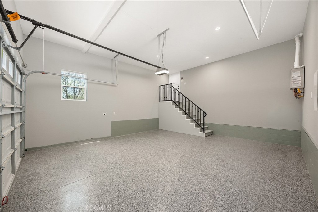 693 Castlehill Drive Property Photo 32