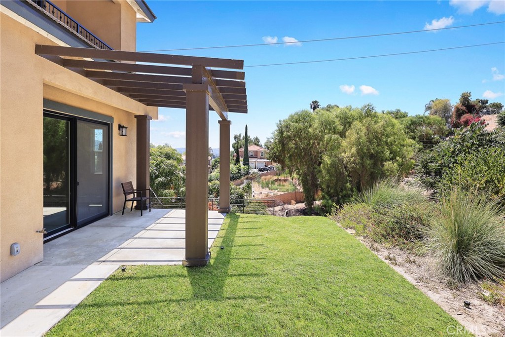 693 Castlehill Drive Property Photo 34