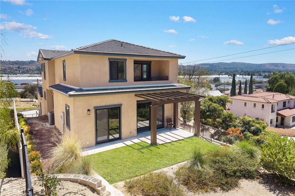 693 Castlehill Drive Property Photo 35