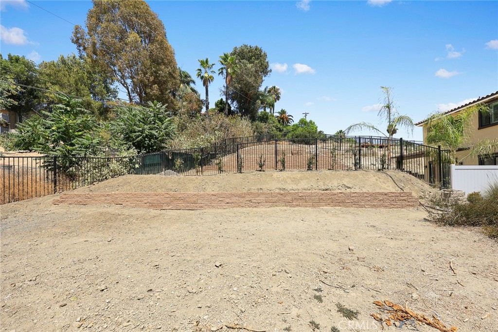 693 Castlehill Drive Property Photo 38