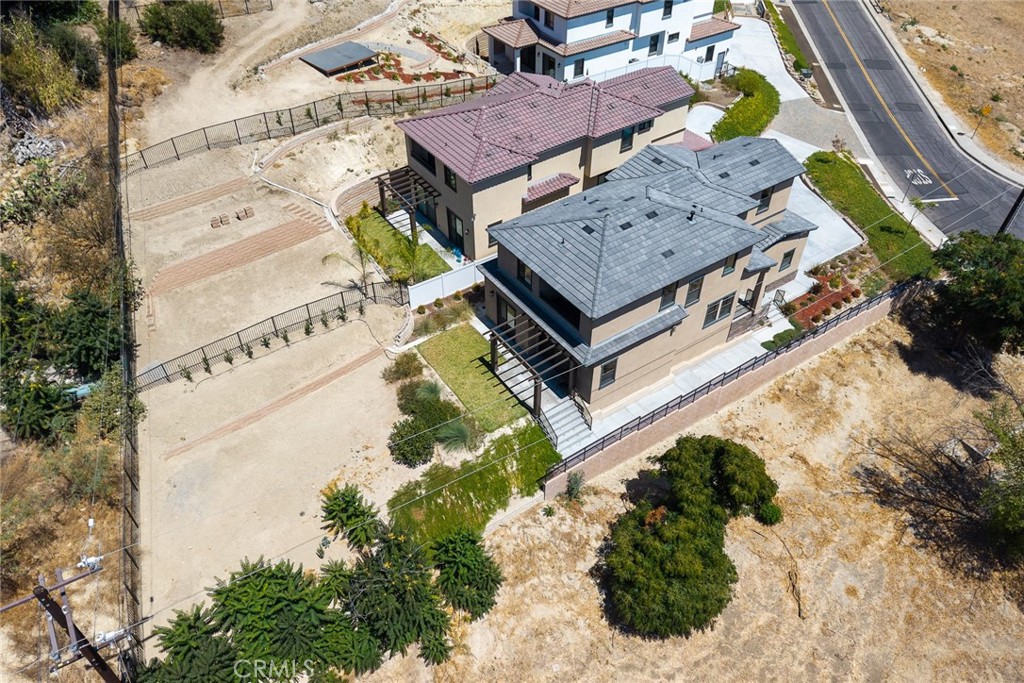 693 Castlehill Drive Property Photo 43