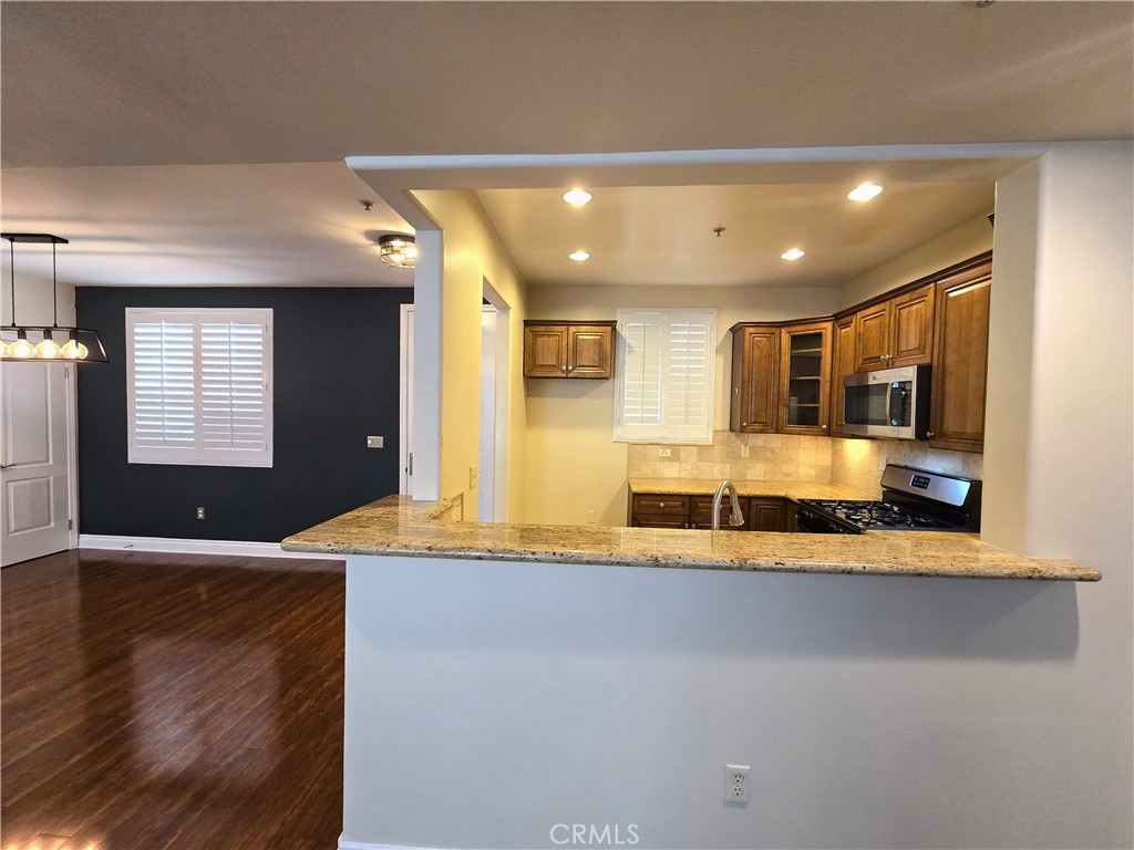 4724 Kester Avenue 409 Property Photo 16