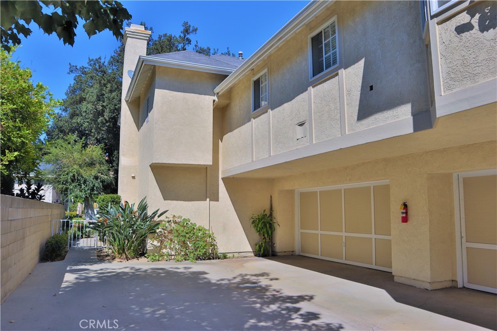 154 Diamond Street Property Photo 2