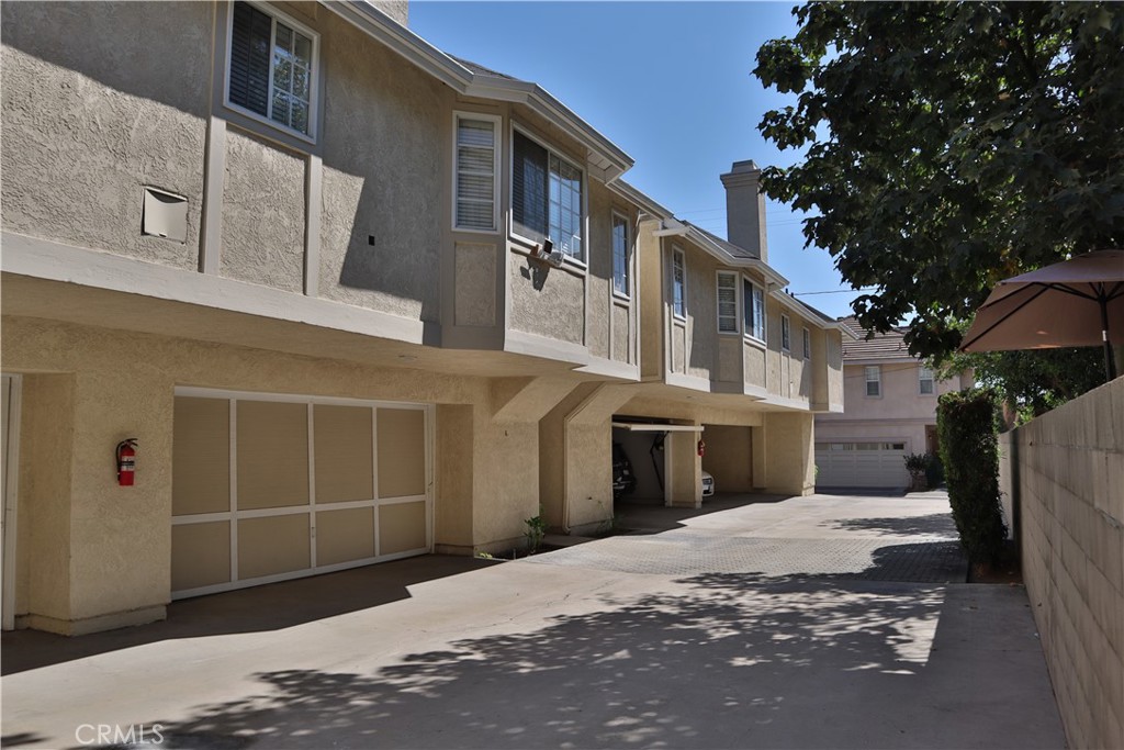 154 Diamond Street Property Photo 3