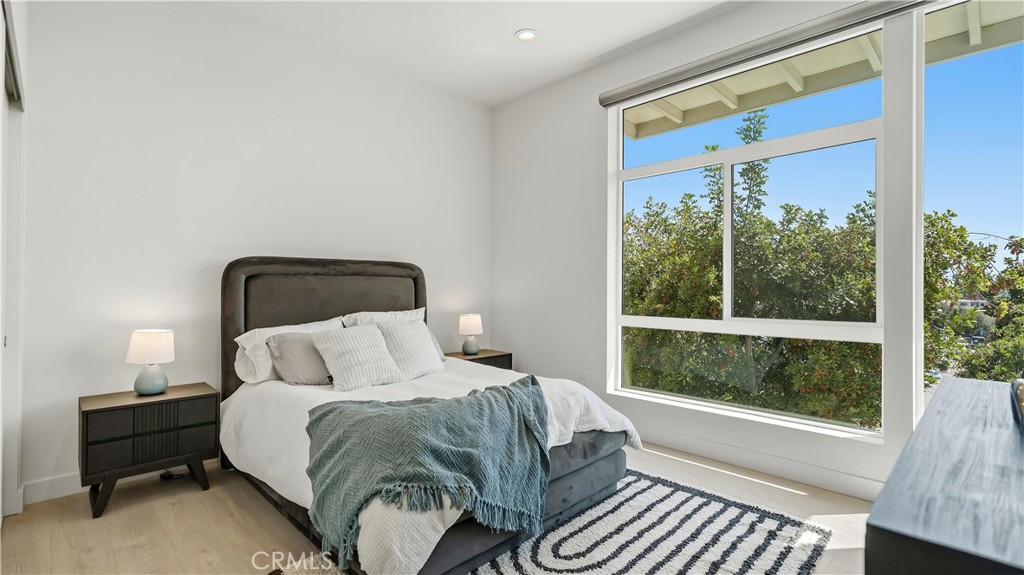 15 S Chapel Ave B Property Photo 18