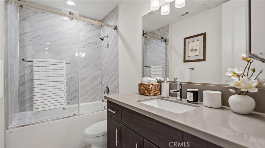 15 S Chapel Ave B Property Photo 20