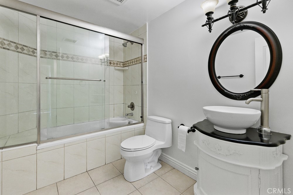 908 S Ardmore Avenue 304 Property Photo 14