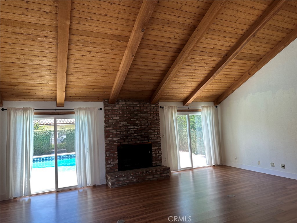 146 Luben Property Photo 5
