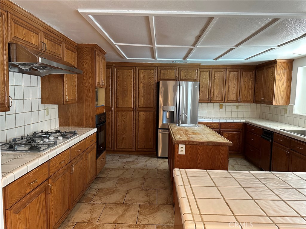 146 Luben Property Photo 7