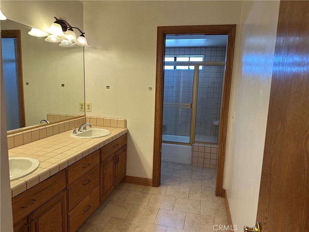 146 Luben Property Photo 15