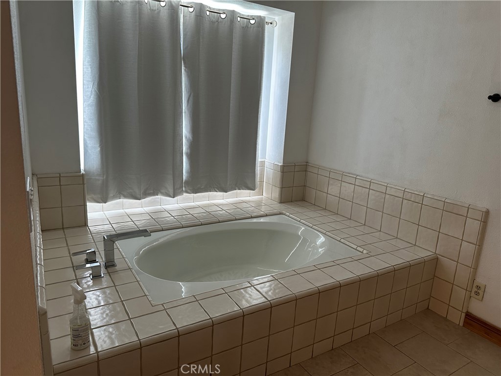 146 Luben Property Photo 22