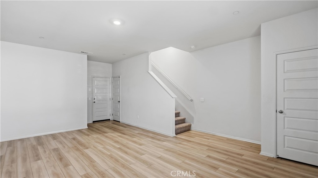 205 N Vincent 117 Property Photo 3