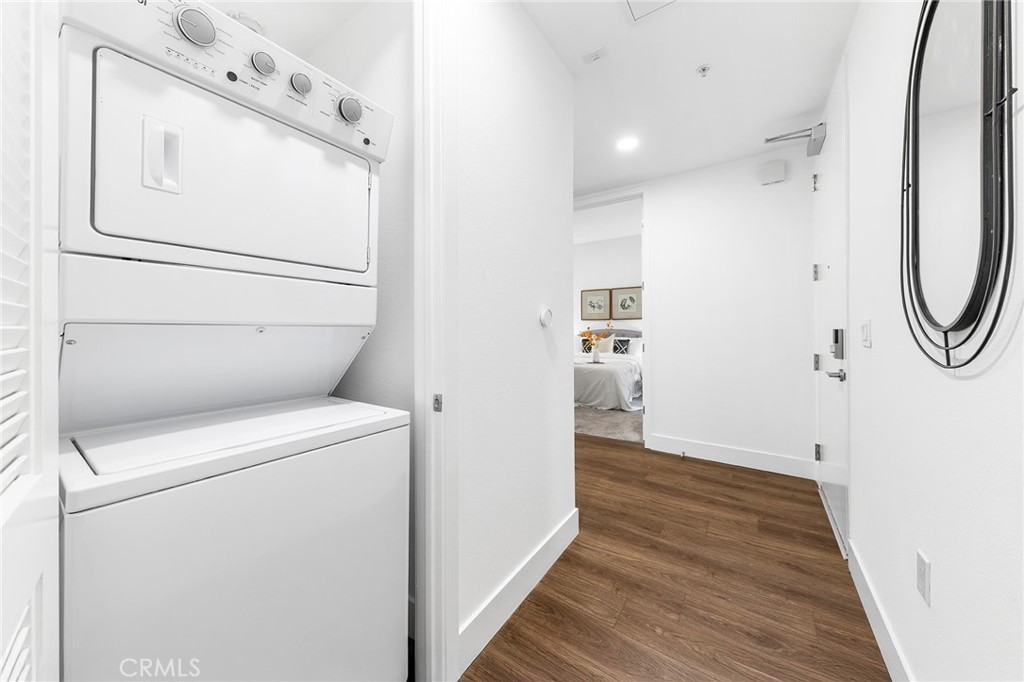 709 E Walnut Street 214 Property Photo 21