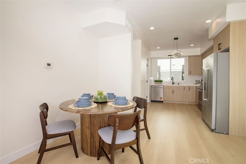 1025 La Cadena Avenue A Property Photo 6