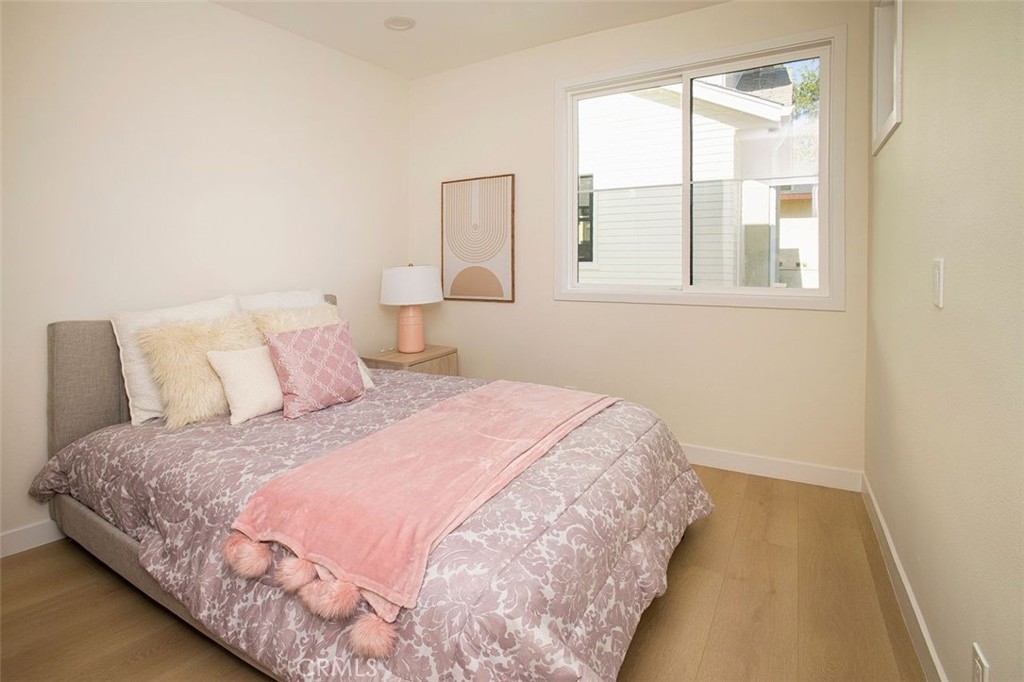 1025 La Cadena Avenue A Property Photo 8