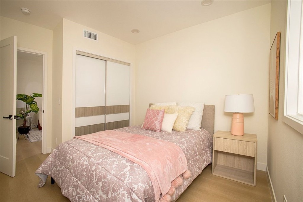1025 La Cadena Avenue A Property Photo 9