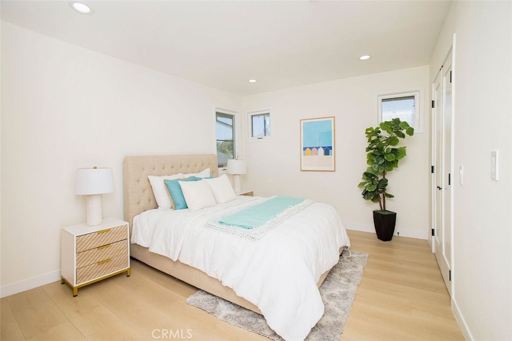 1025 La Cadena Avenue A Property Photo 11