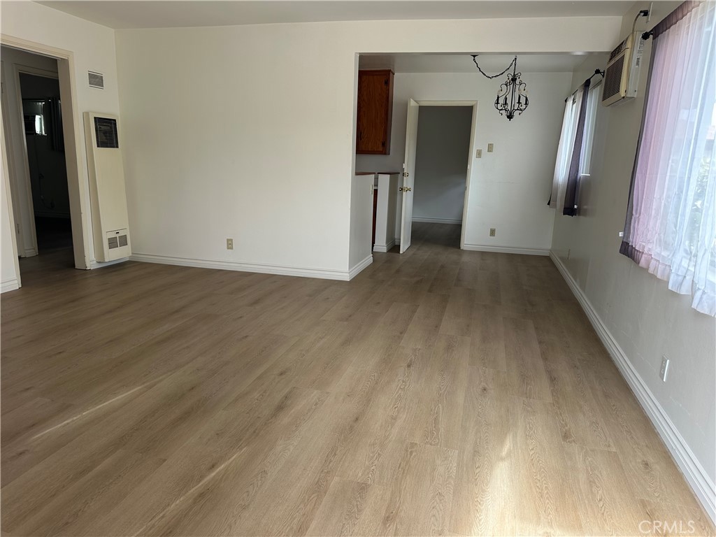 6237 Oak Property Photo 2
