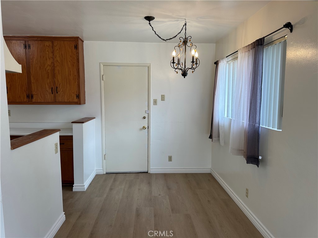 6237 Oak Property Photo 5
