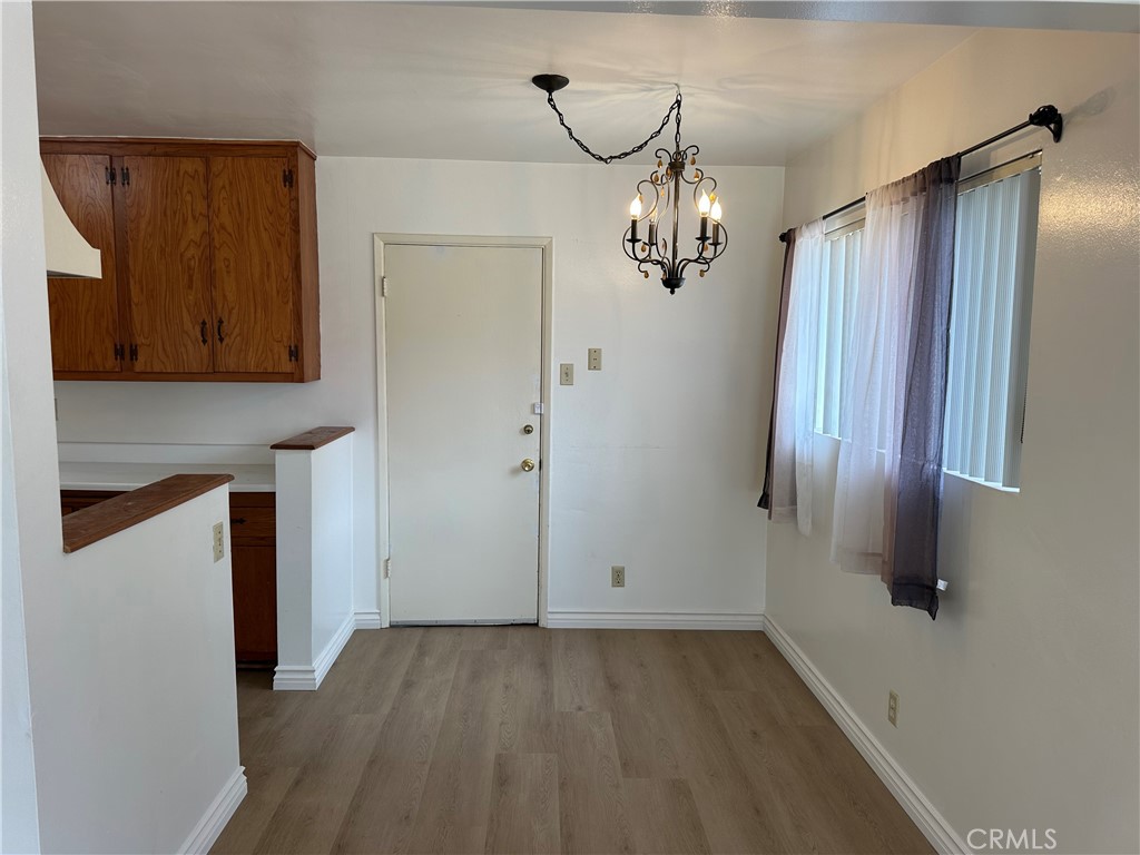 6237 Oak Property Photo 6
