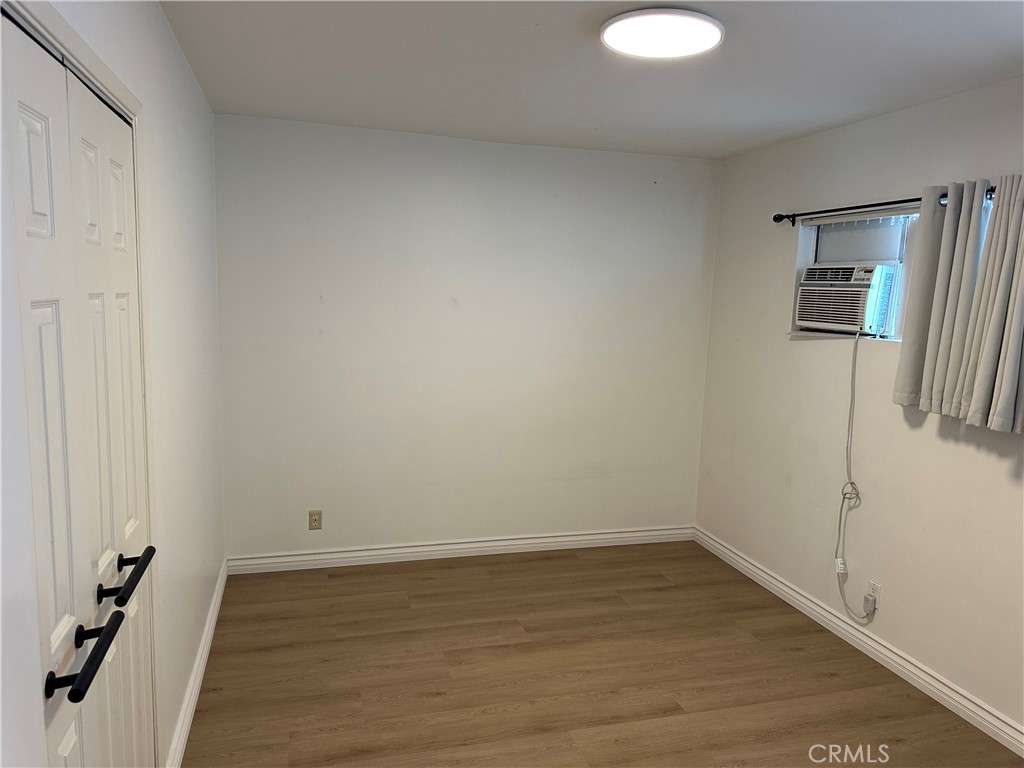 6237 Oak Property Photo 8