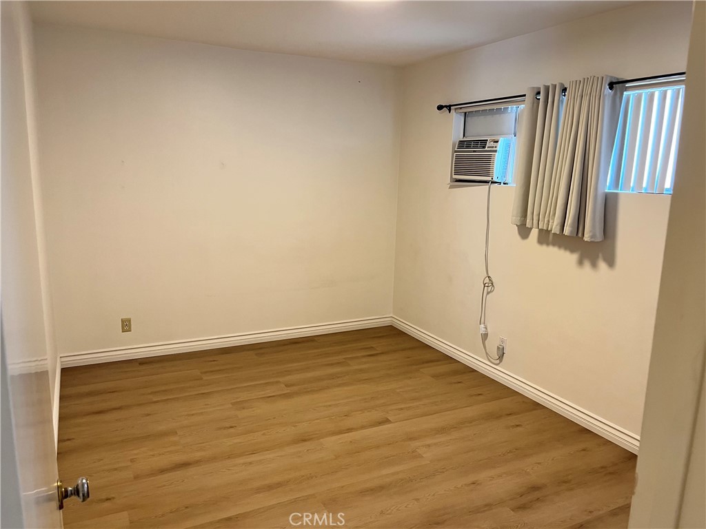 6237 Oak Property Photo 15