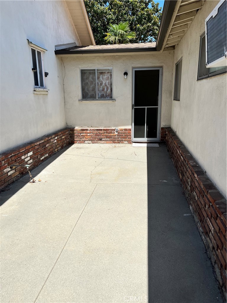 6237 Oak Property Photo 16