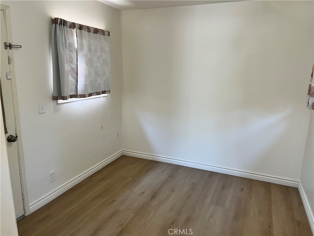 6237 Oak Property Photo 17