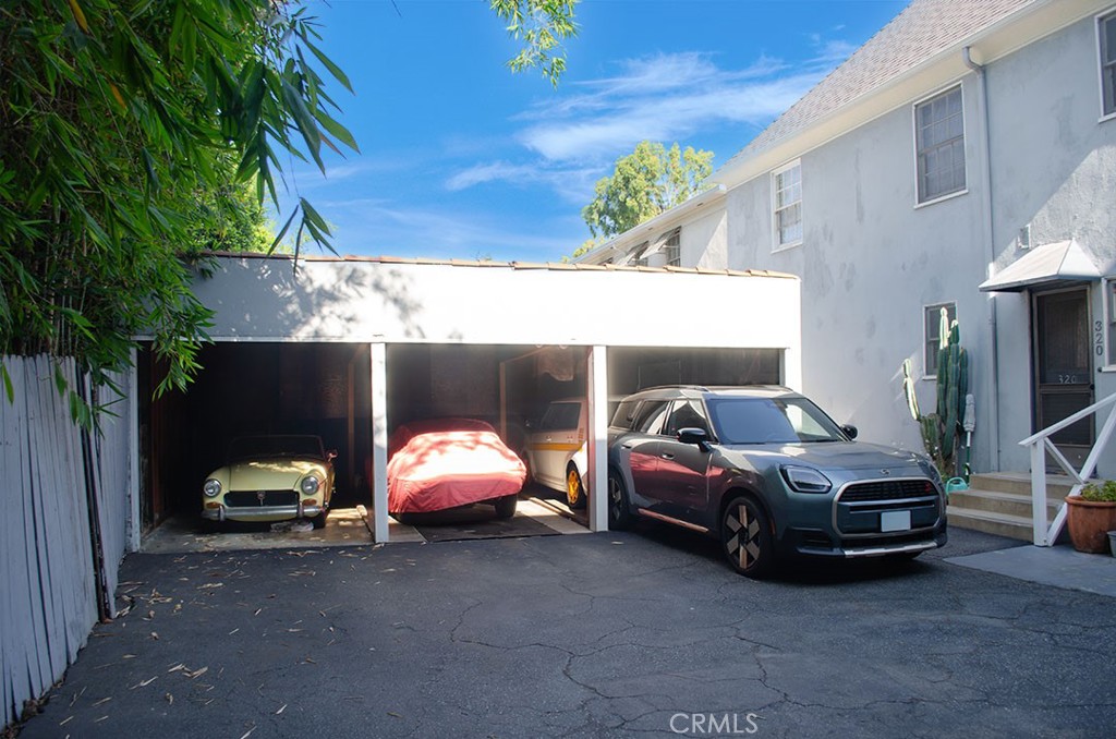320 E California Boulevard Property Photo 6