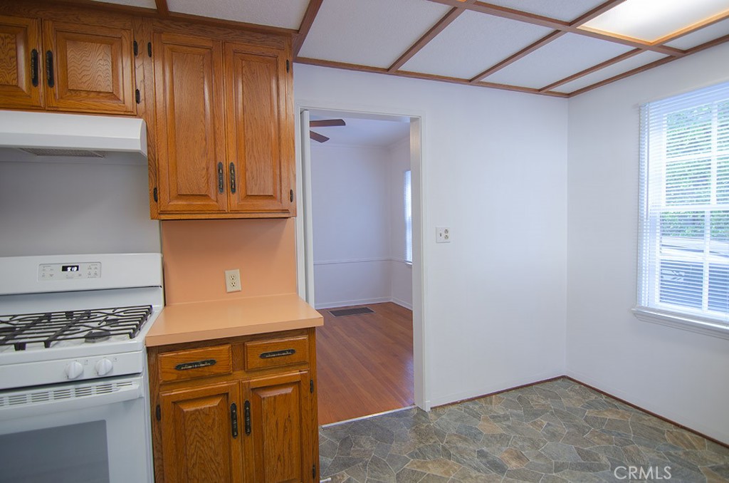 320 E California Boulevard Property Photo 10