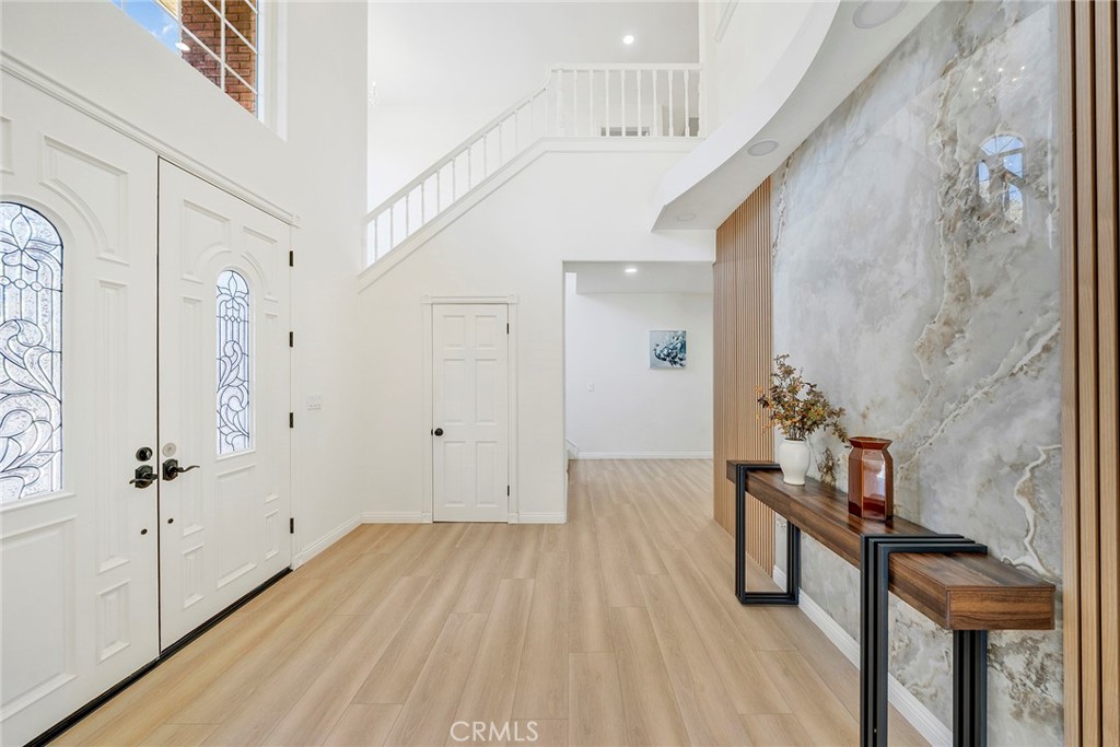 188 W Arthur Avenue Property Photo 6