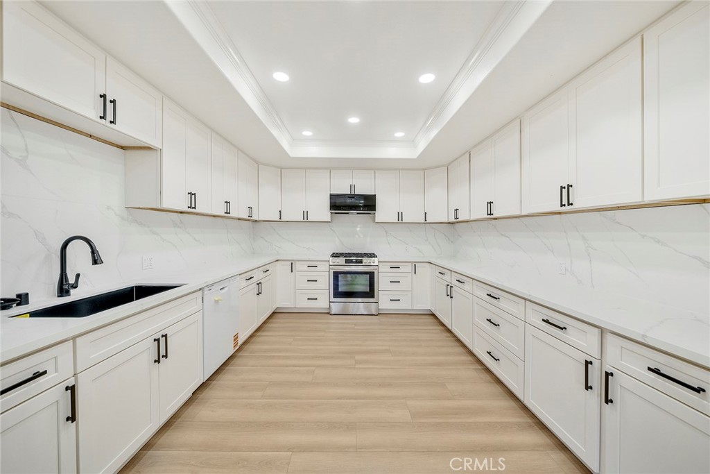 188 W Arthur Avenue Property Photo 14